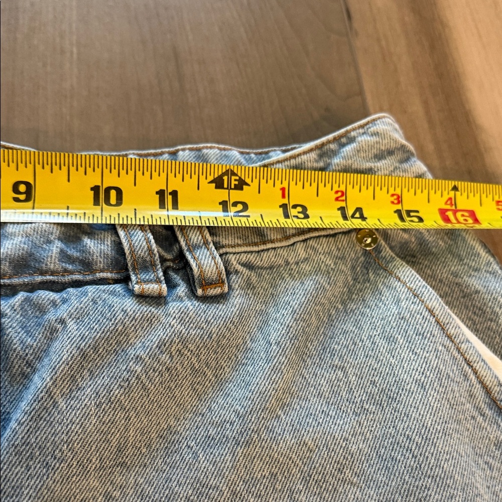 FRAME The Trouser Shorts Light Blue Denim Bermuda Women's Shorts. NEW - Picture 12 of 13